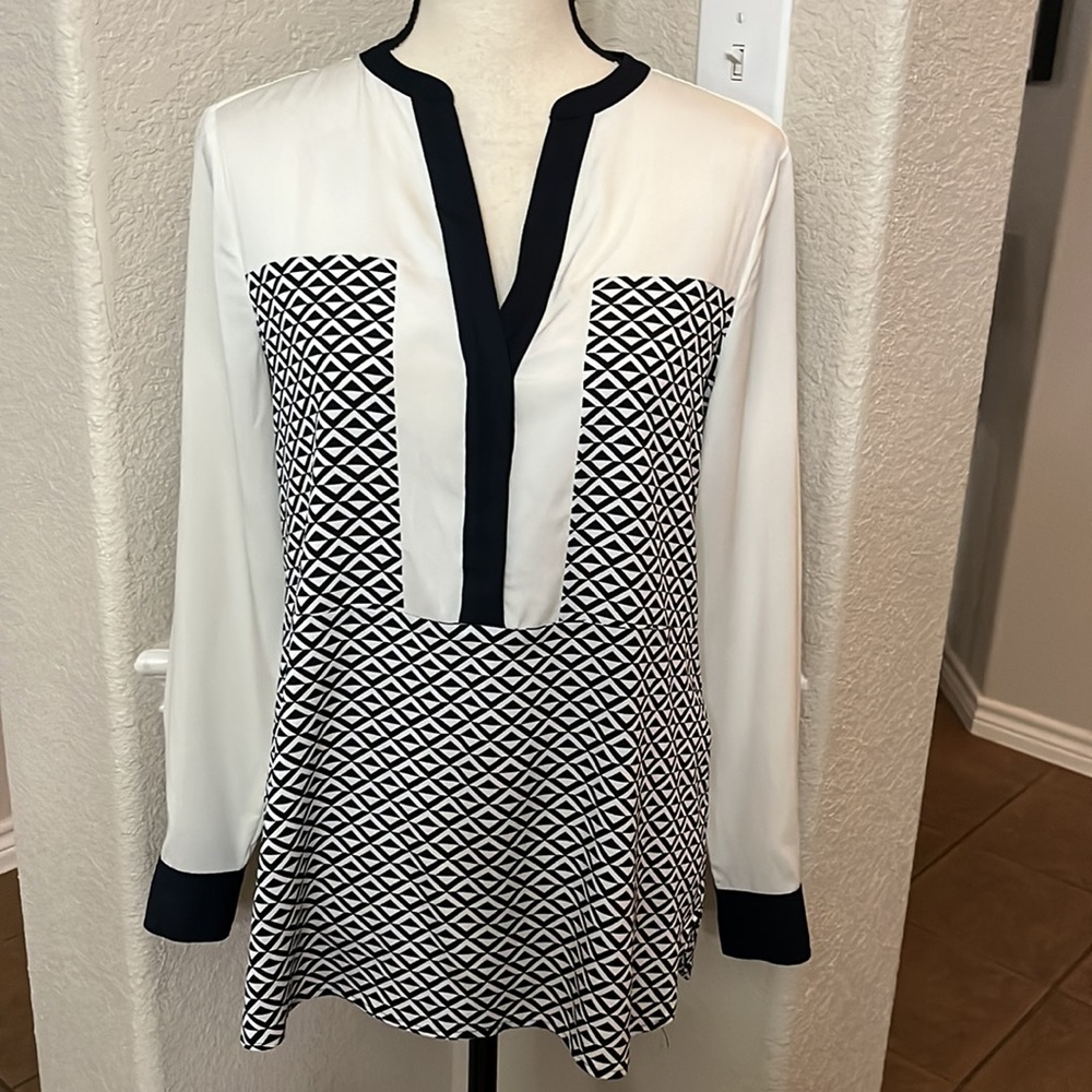 Ivanka Trump navy & off white chevron print blouse Size S